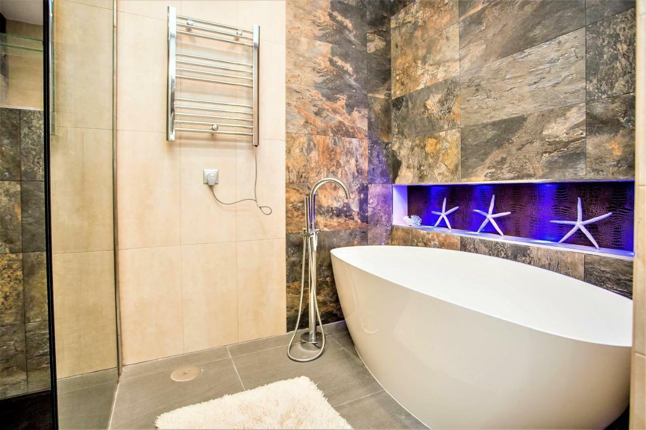 מארבלה Luxury Villa With Swimming Pool And Jacuzzi מראה חיצוני תמונה